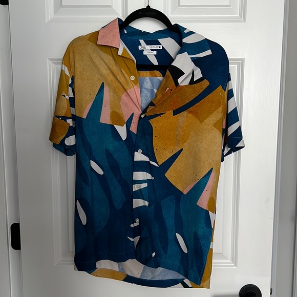 Zara Other - Tropical print Zara short sleeve button down